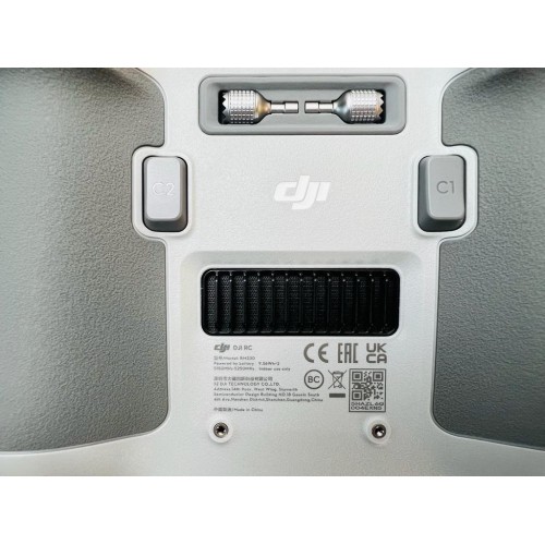 Квадрокоптер DJI Mavic 3 Pro в Пскове с пультом DJI RC